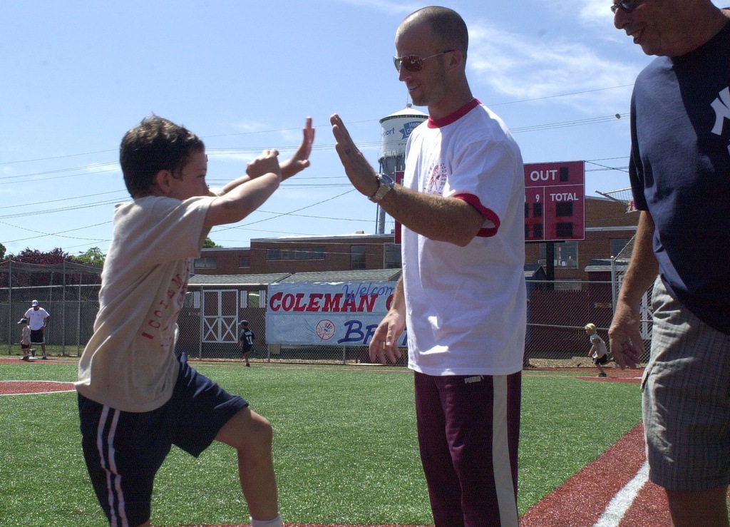 Yankees' Brett Gardner comes to Coleman Country Day Camp