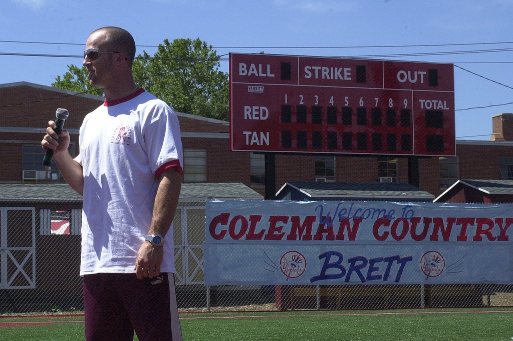Yankees' Brett Gardner comes to Coleman Country Day Camp