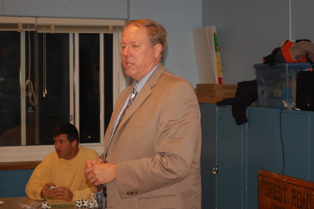 LIPA Director Michael Hervey spoke to residents of Mill Brook on Oct. 19 about improving communication during storms.