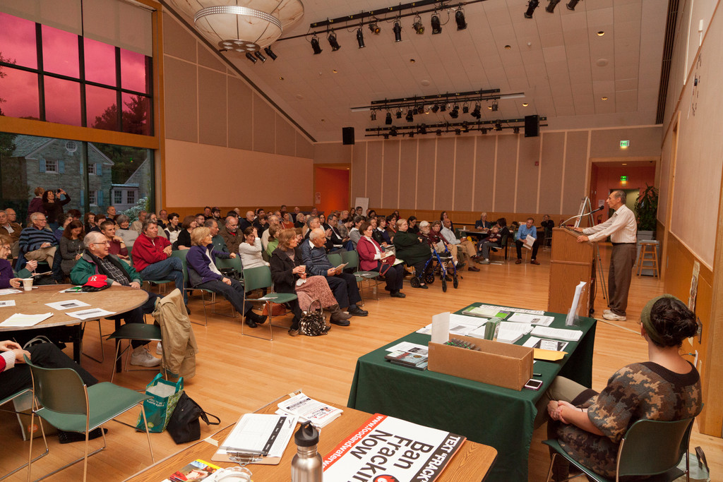 Dozens of local residents attended a public forum on hydraulic fracturing on April 23, at the Unitarian Universalist Congregation of Shelter Rock in Manhasset.