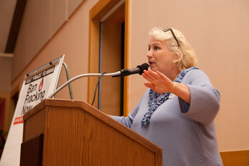 Patty Katz, of Reach Out America, spoke about the environmental threats posed by the hydraulic fracturing process at the April 23 meeting.