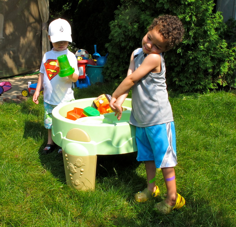 Max and Gavin stayed cool in their "pond."