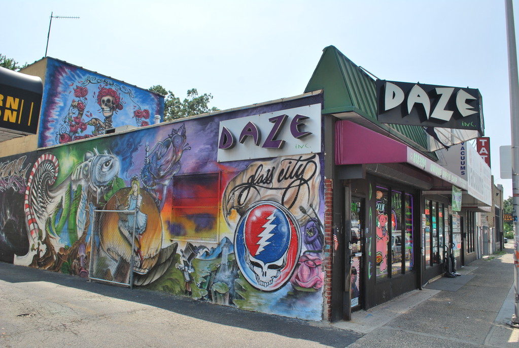 The Daze smoke shop, one of 16 businesses targeted by the state attorney general, was found to be selling designer drugs, including bath salts and synthetic marijuana.