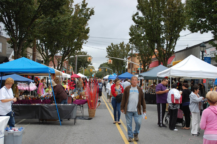 Residents and Vendors lined Rockaway Avenue for the inaugural Valley Stream Community Fest last Saturday. The seven-hour-long street fair featured food, children’s activities and entertainment.