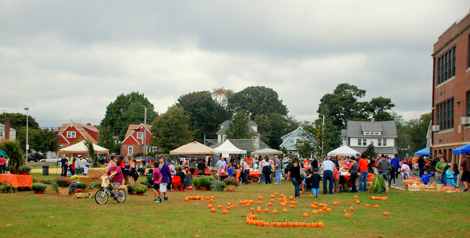 The fair had a real fall feel to it, with an array of pumpkins, cornstalks and fall flowers.