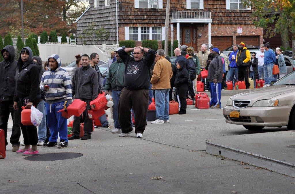 Merrick residents waited up to six hours to retrieve gas from a Hess station on Sunrise Highway and Hewlett Avenue on Nov. 1.