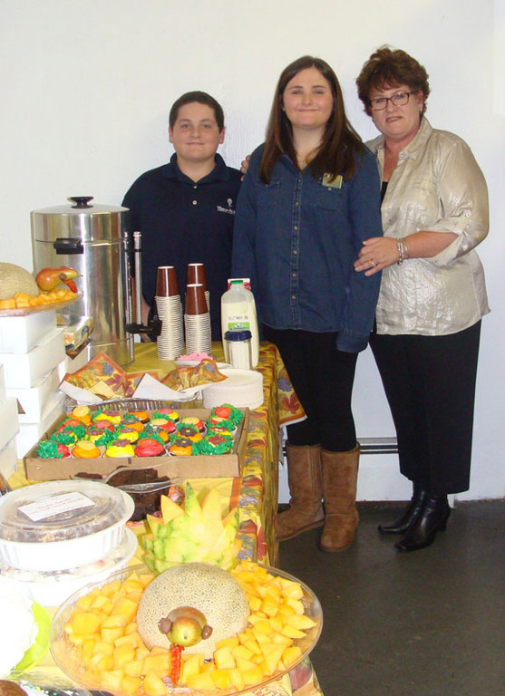 Merrick resident Trish Murphy-Appello volunteered with her children Kate Appello, 14, and Jack, 12, and her husband Pete (not pictured).