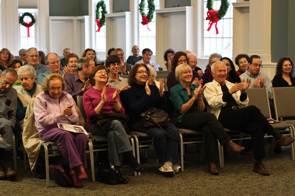 The crowd applauded after painist Jeffrey Biegel finished one of his original holiday compositions.