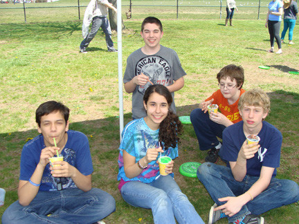 A group of Junior High students enjoyed their Italian ices.