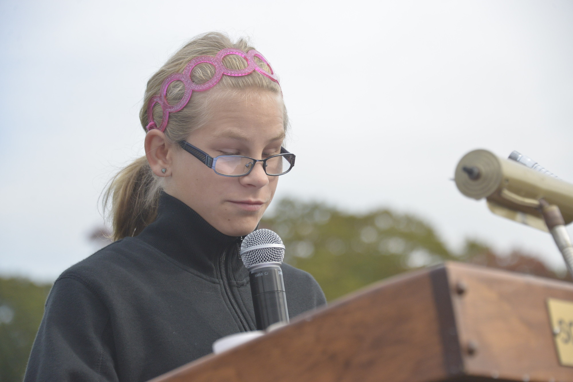 Lizzie Hefner, a member of the SSMS SADD, spoke before the walk.