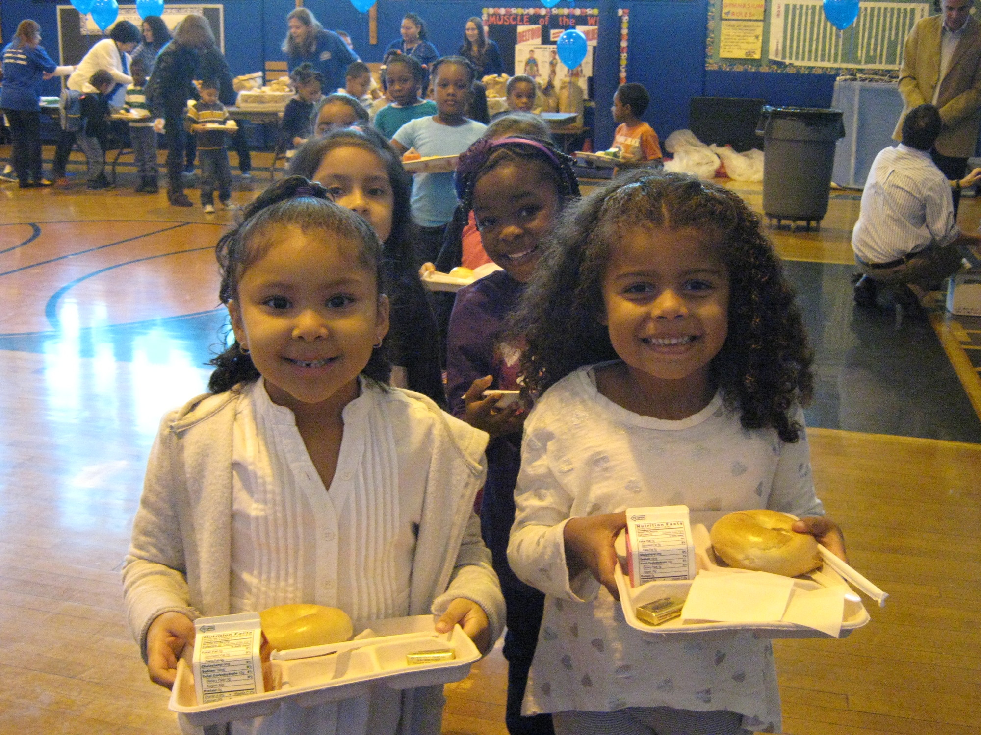 Shaw students enjoyed free bagels provided by the Valley Stream Teachers Association last Friday morning.
