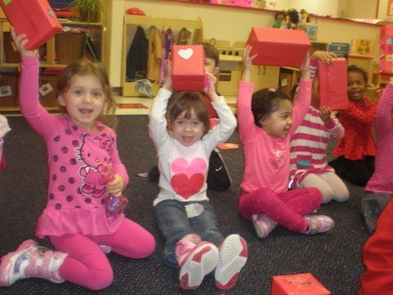 You’ve got mail! Francesca Bocchetti, Kaitlyn Nieves and Gabriella Florio held up their Valentine mailboxes.