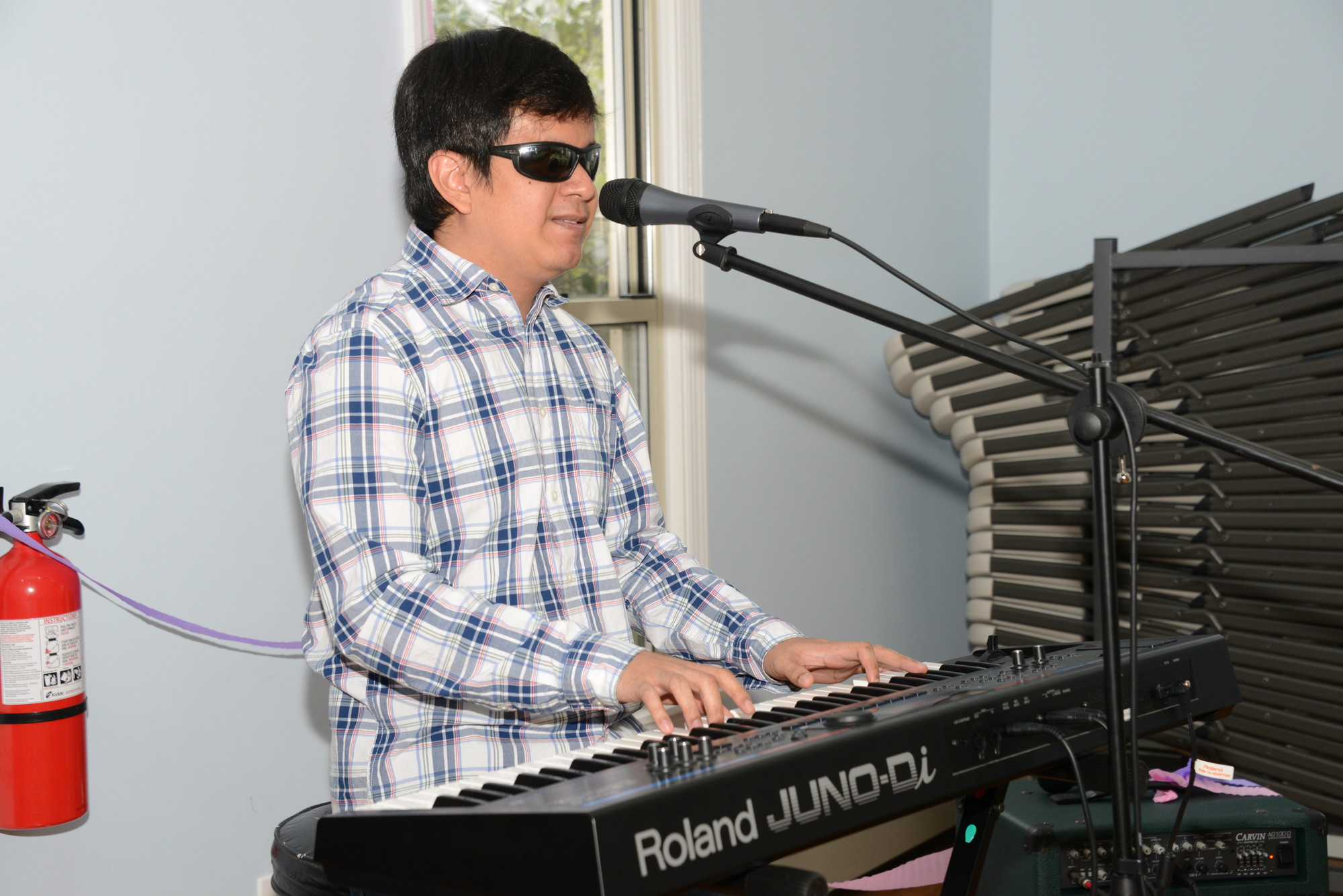 Allan Gonzalez entertained the crowd on the keyboards.