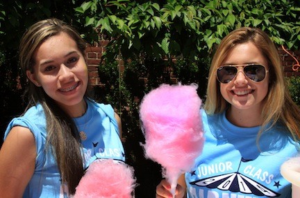 Ivette Fernandez, left, and Gaby Milano enjoyed some cotton candy.