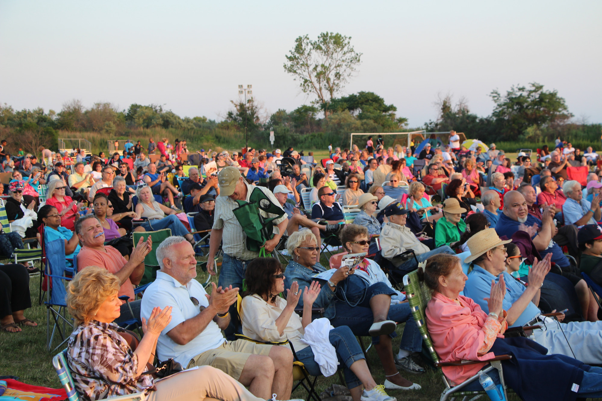 Baldwin Park was packed with people last Saturday, who enjoyed the Johnny Cash Tribute Band ‘Walking the Line’ during Baldwin Day 2014.