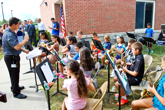 Students provided musical entertainment at the dedication ceremony.