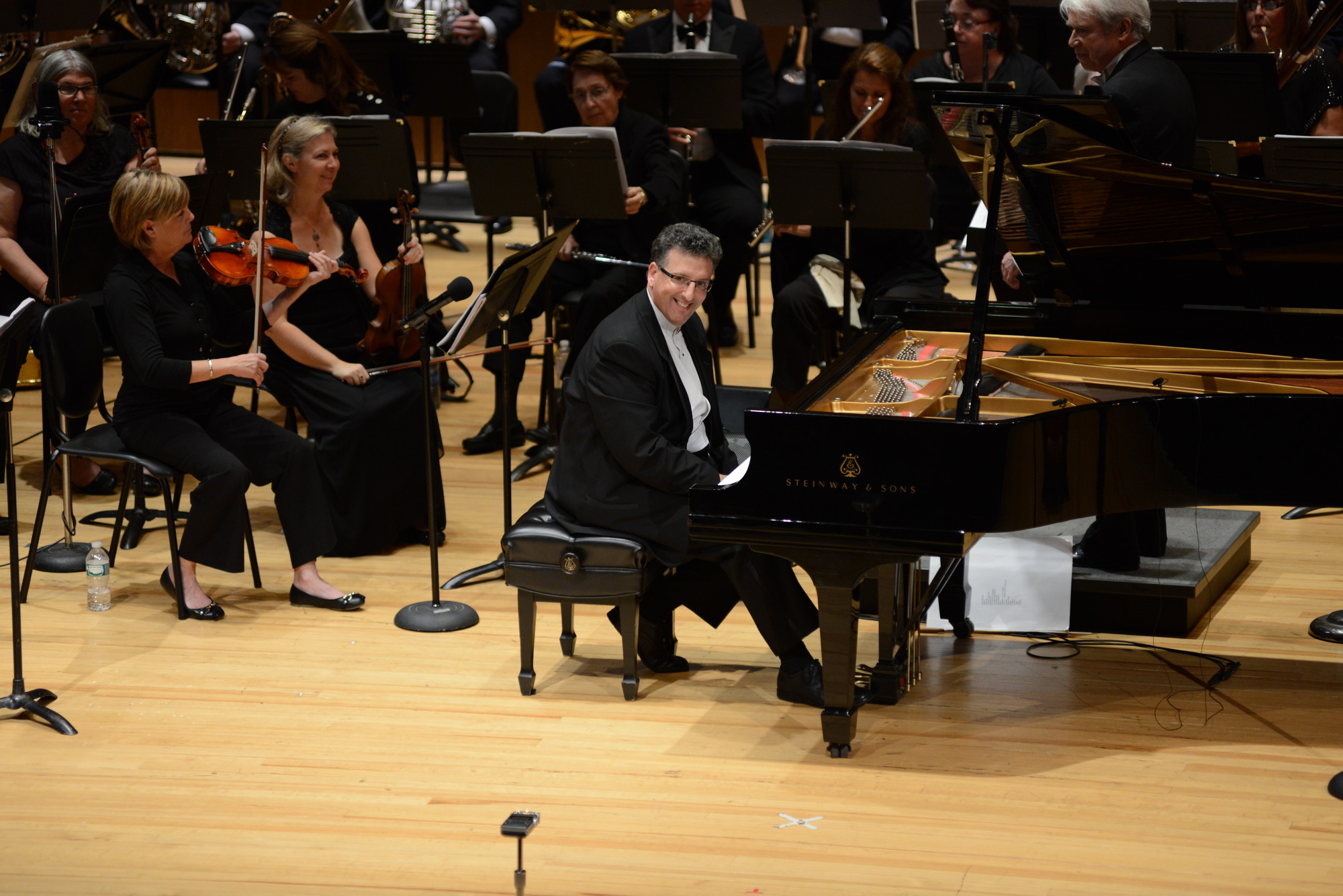 Jeffrey Biegel plays Emerson's "Piano Concerto No. 1"