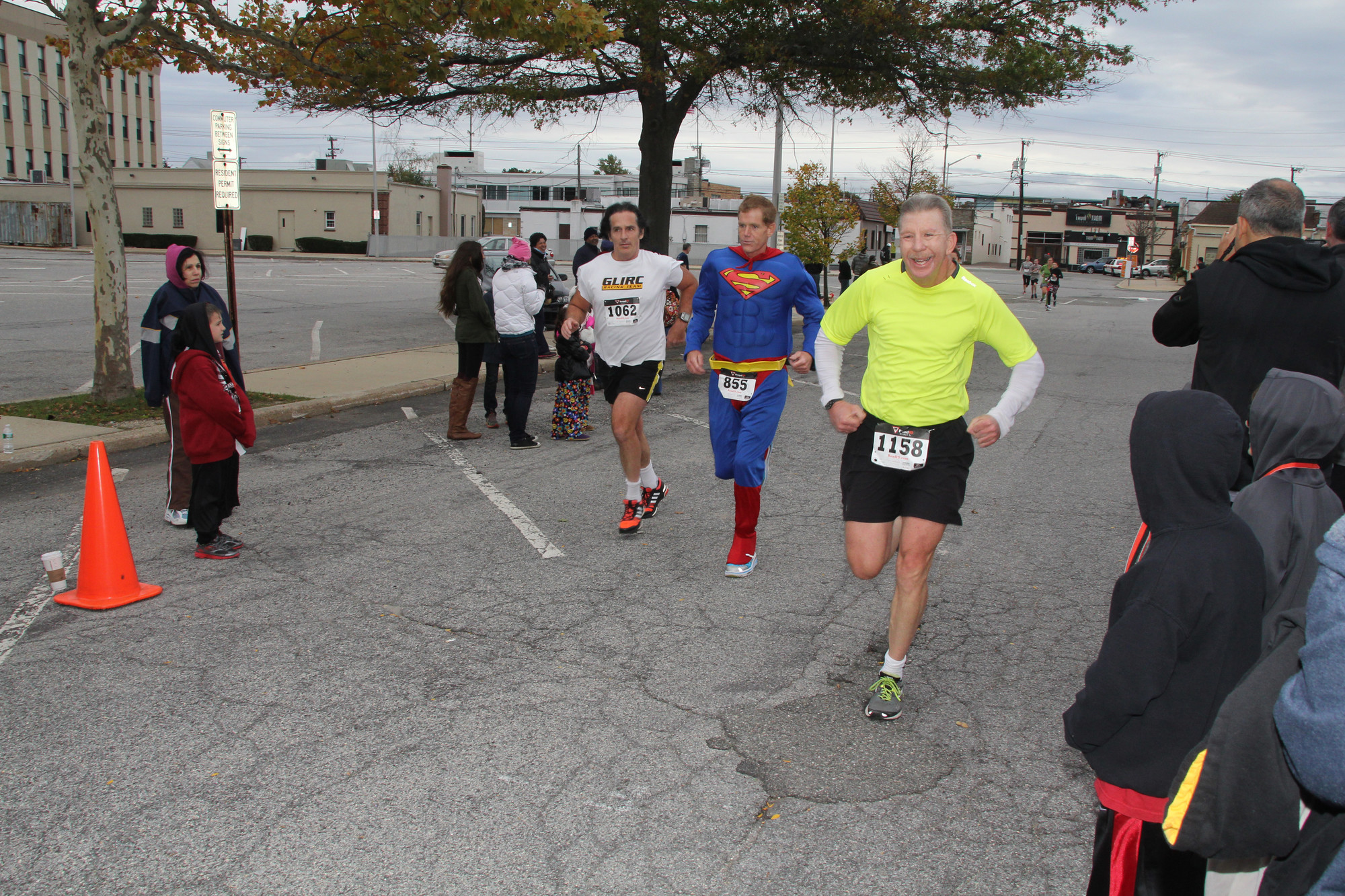 Some of the runners wore regular racing attire, and others came in costume.