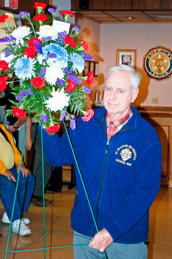 Charles Dawson presented a wreath on behalf of the Knights of Columbus.
