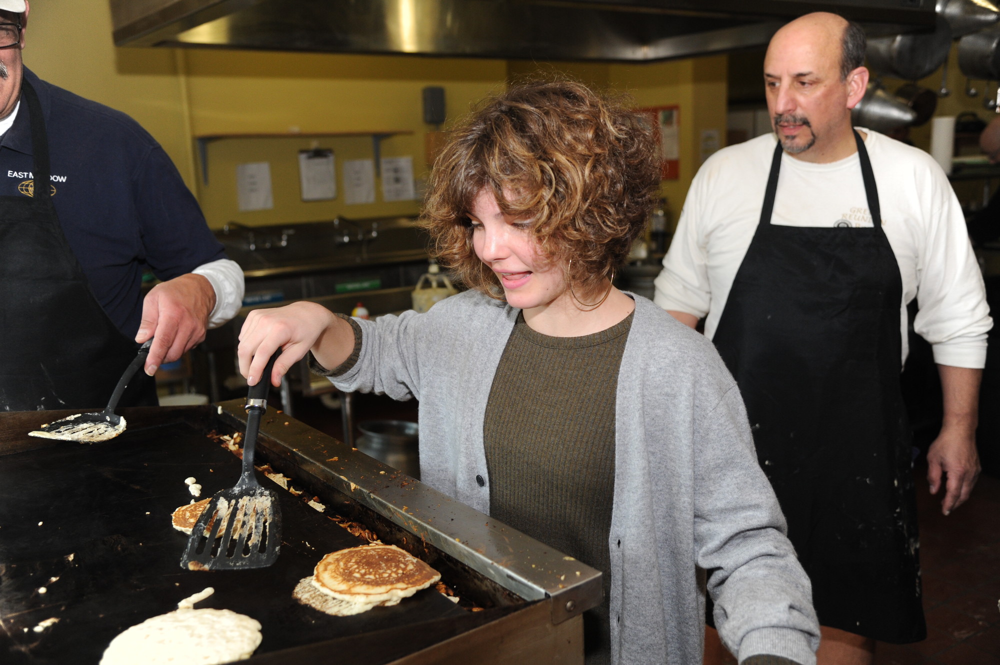 “Gotham” actress Camren Bocondova tried her hand at flipping pancakes at the annual East Meadow Kiwanis all-you-can-eat breakfast.
