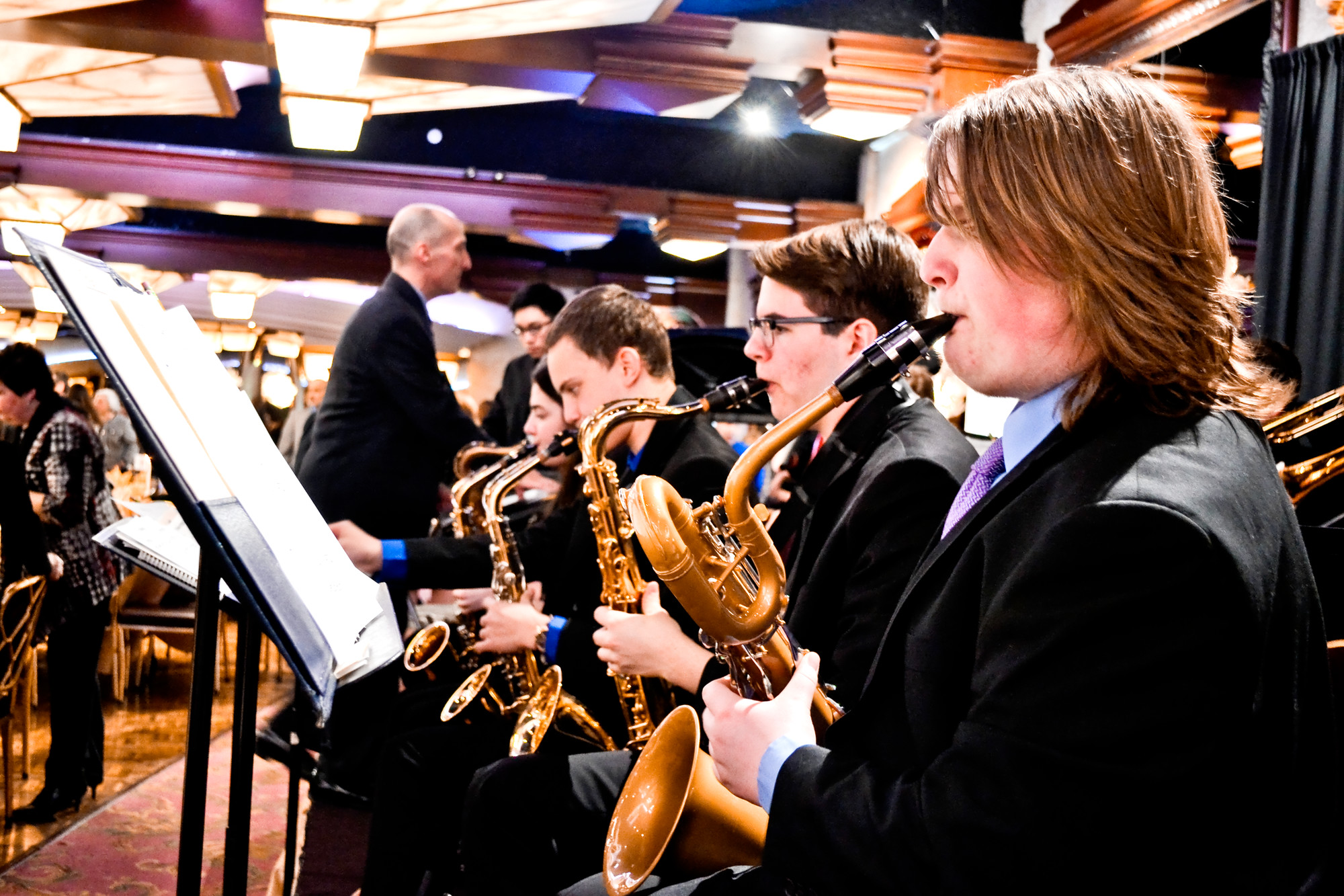 The East Meadow High school jazz ensemble entertained the hundreds in attendance during the night’s cocktail hour at the Crest Hollow Country Club in Woodbury.
