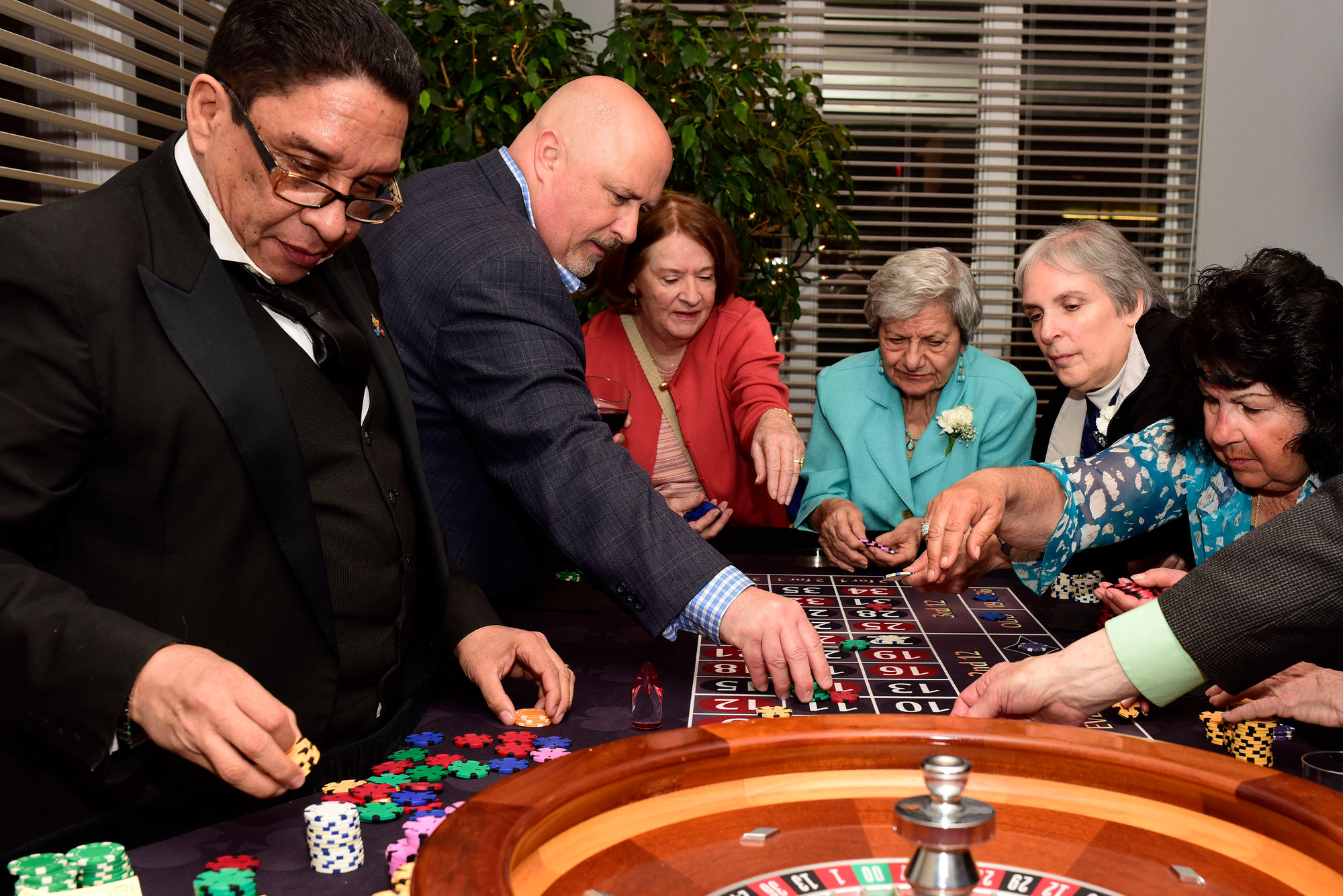 The Sandel Center was crowded on April 25 for the annual FOSSI Monte Carlo night, which raised money for the senior center and honored Margarita Grasing, director of the Hispanic Brotherhood of Rockville Centre.