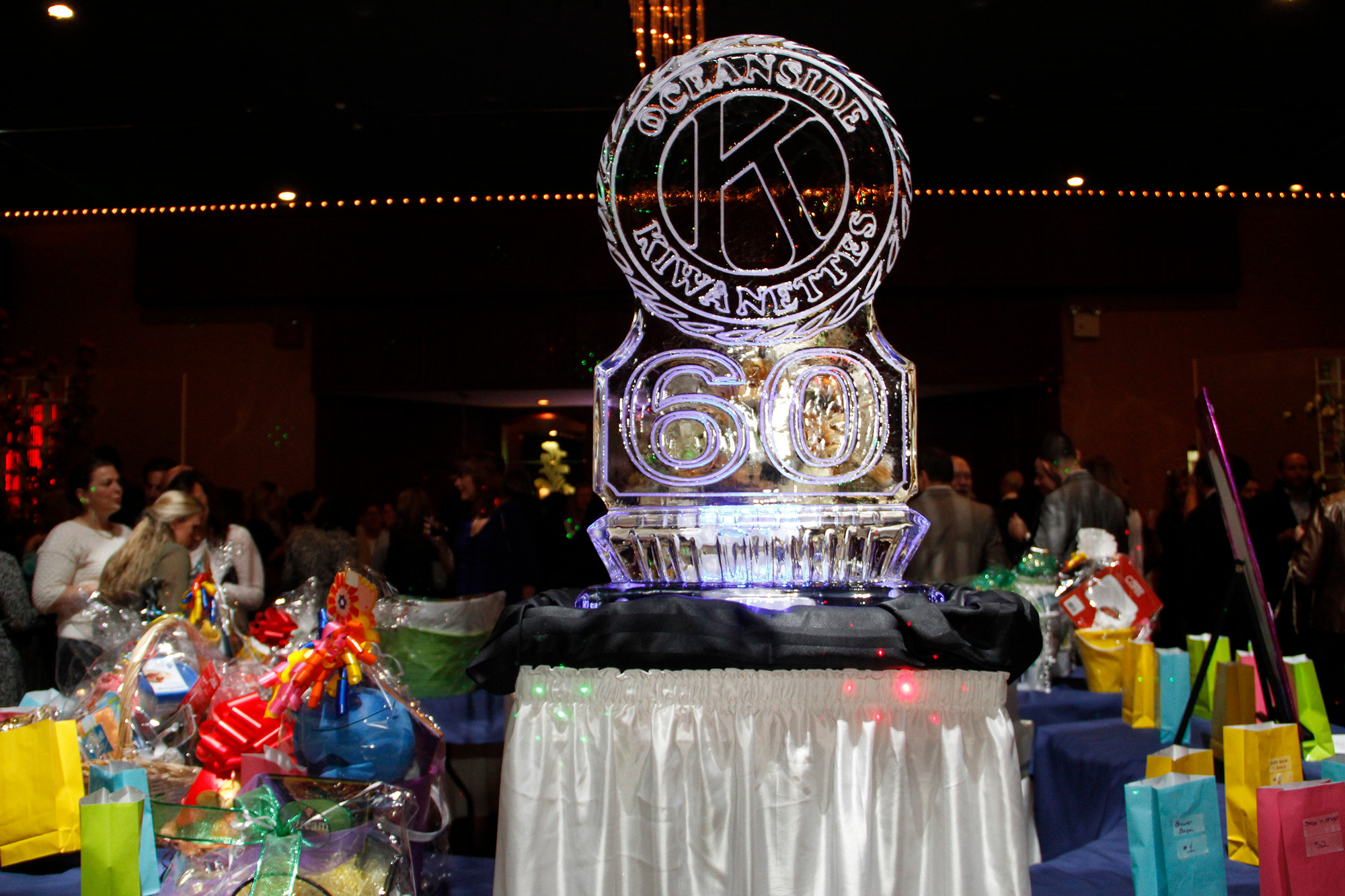 The Kiwanettes’ 60th anniversary ice sculpture.