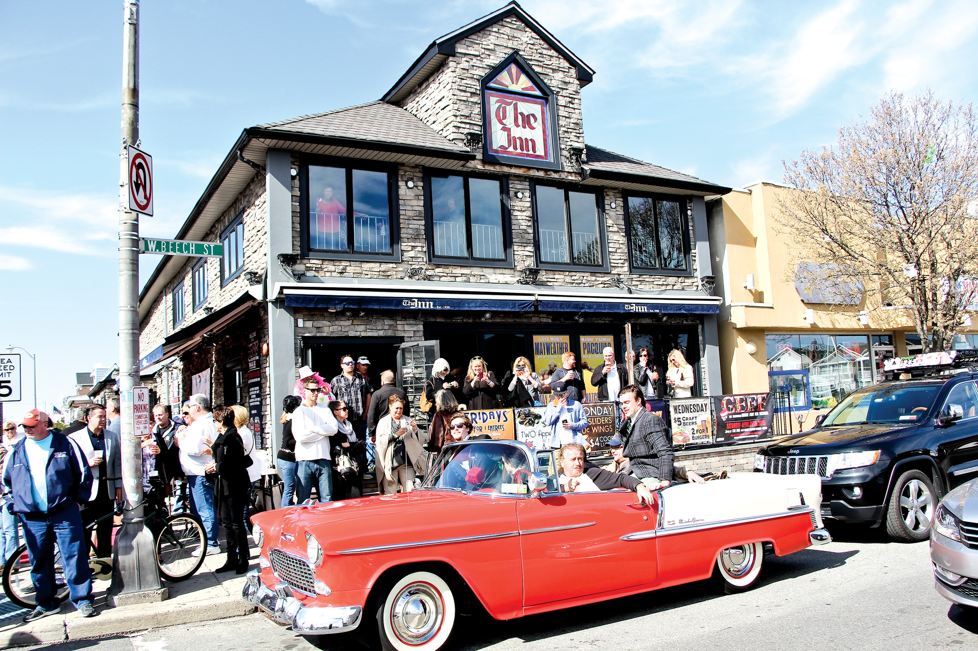 Hundreds stopped by the Inn to dress up and celebrate Hollywood.