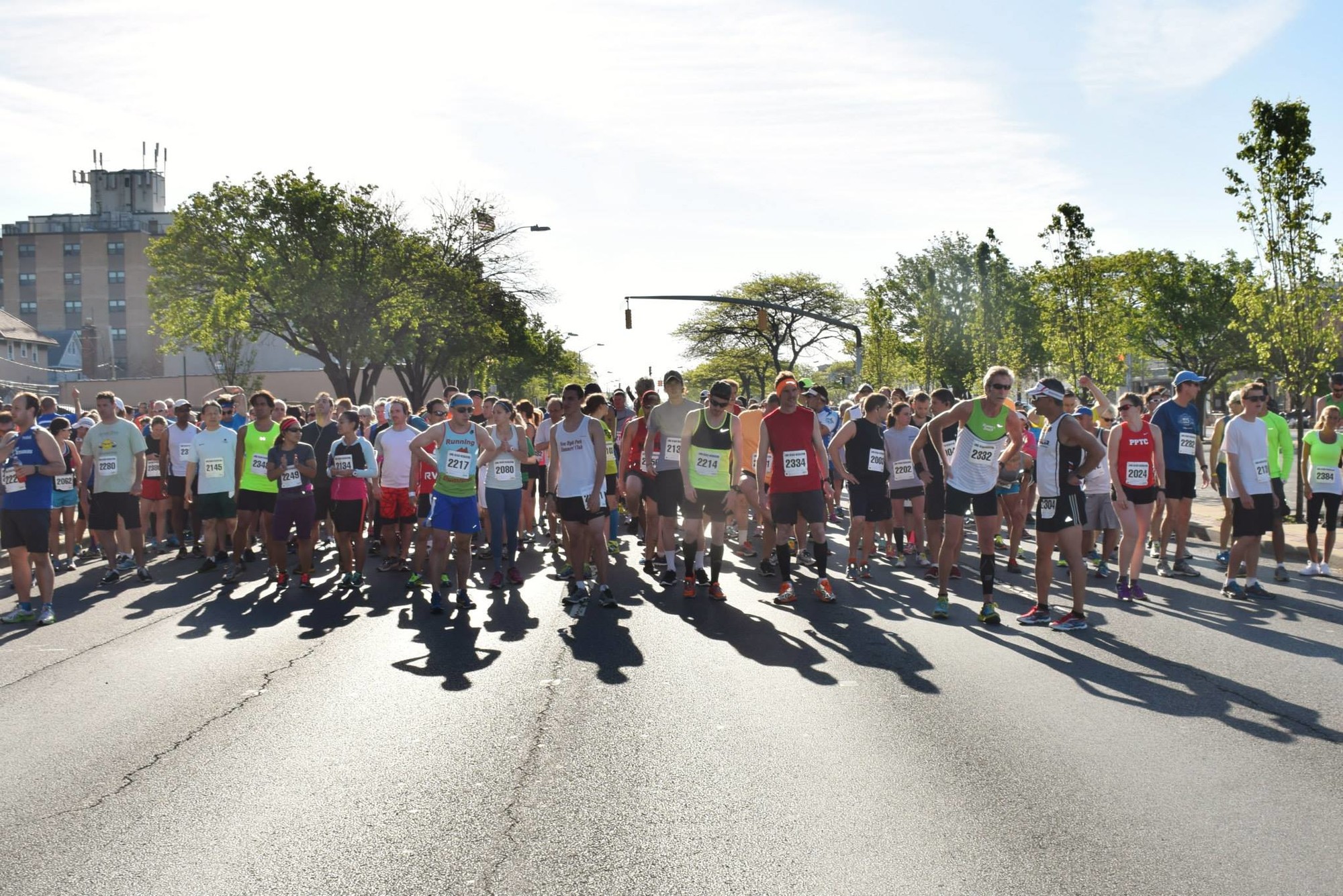 The starting line was packed with hundreds of runners.