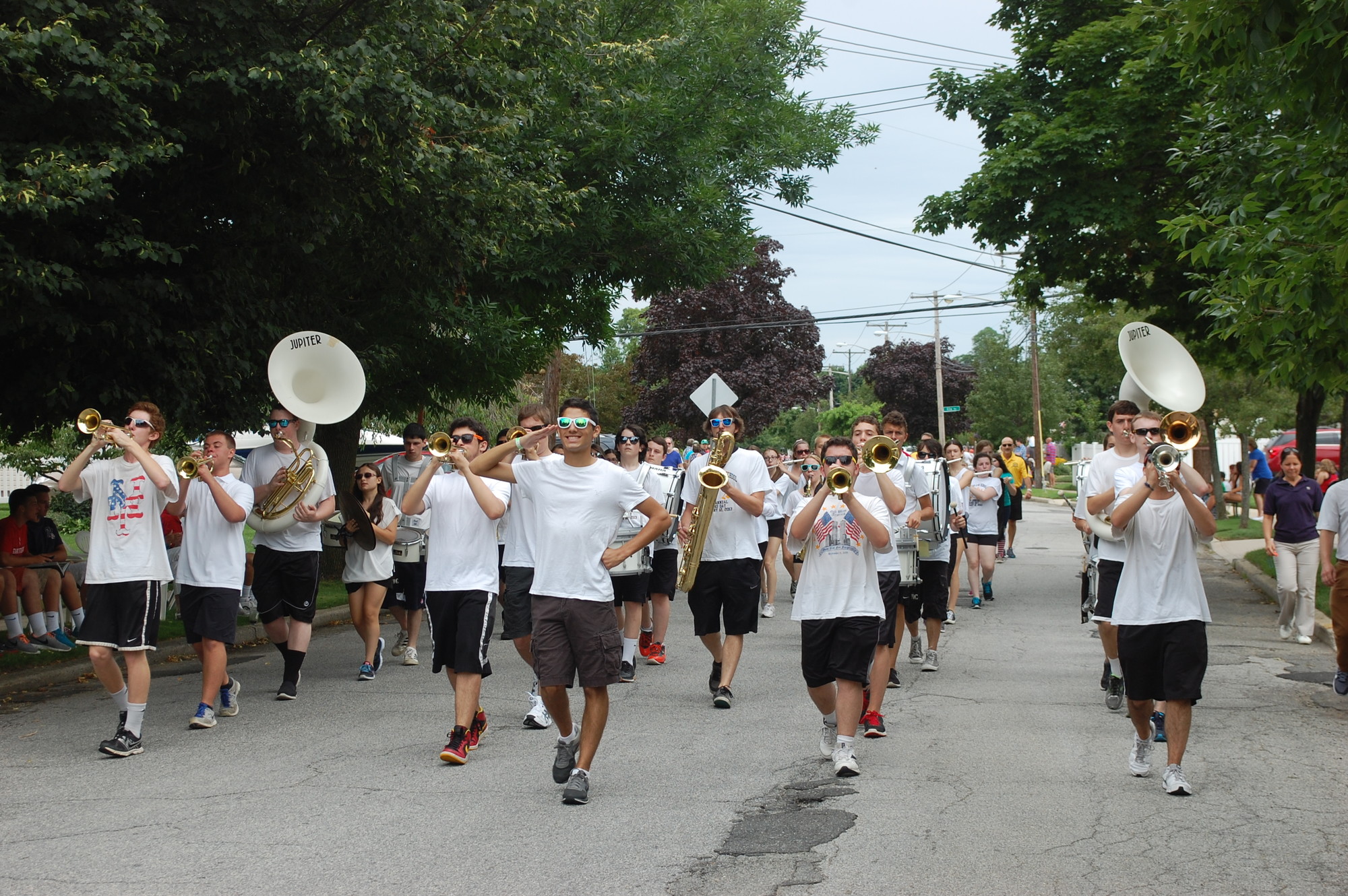 The Wantagh High School marching band played patriotic tunes.