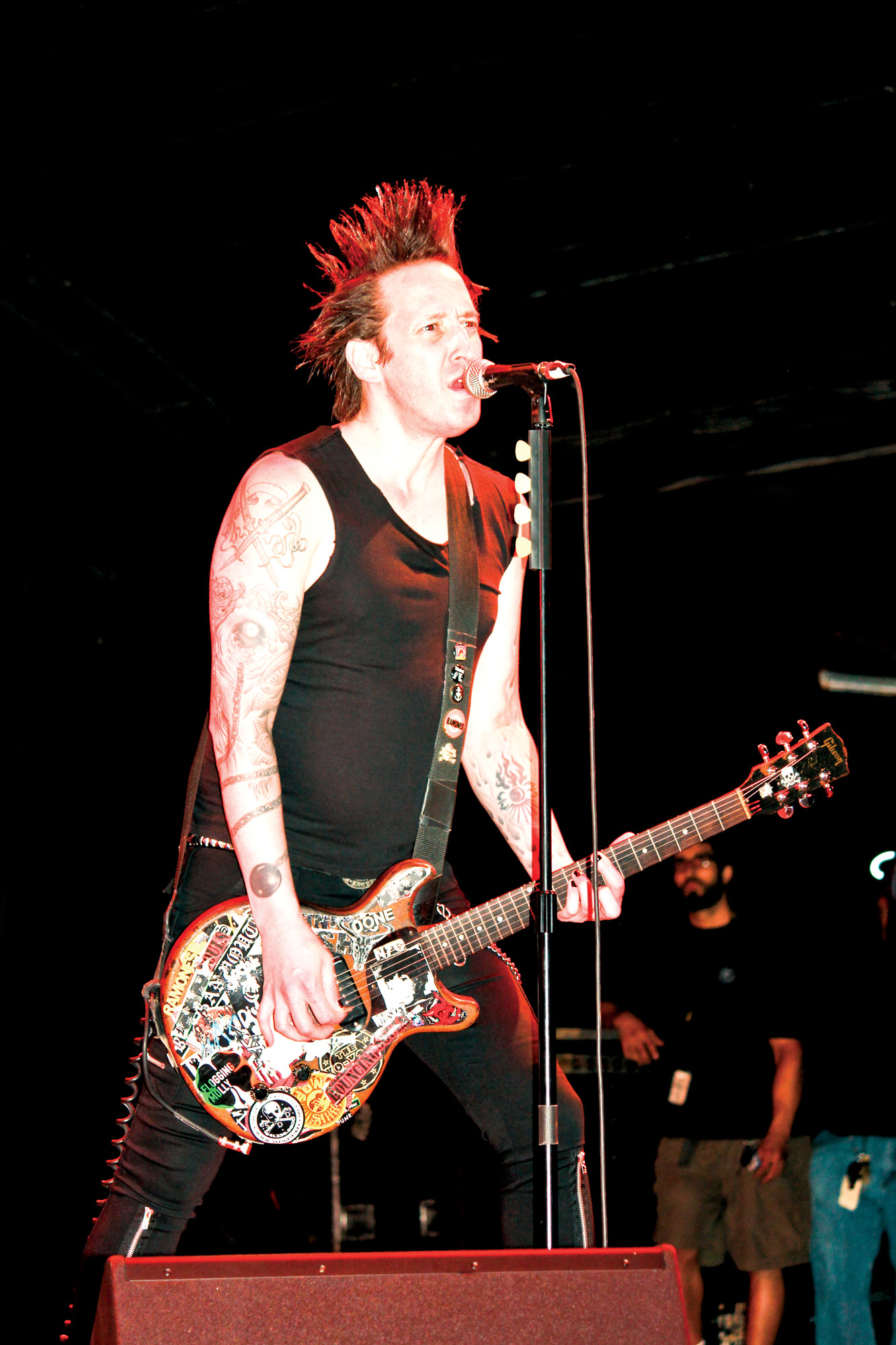 Dougie Needles was the lead guitarist for Blackhearts.