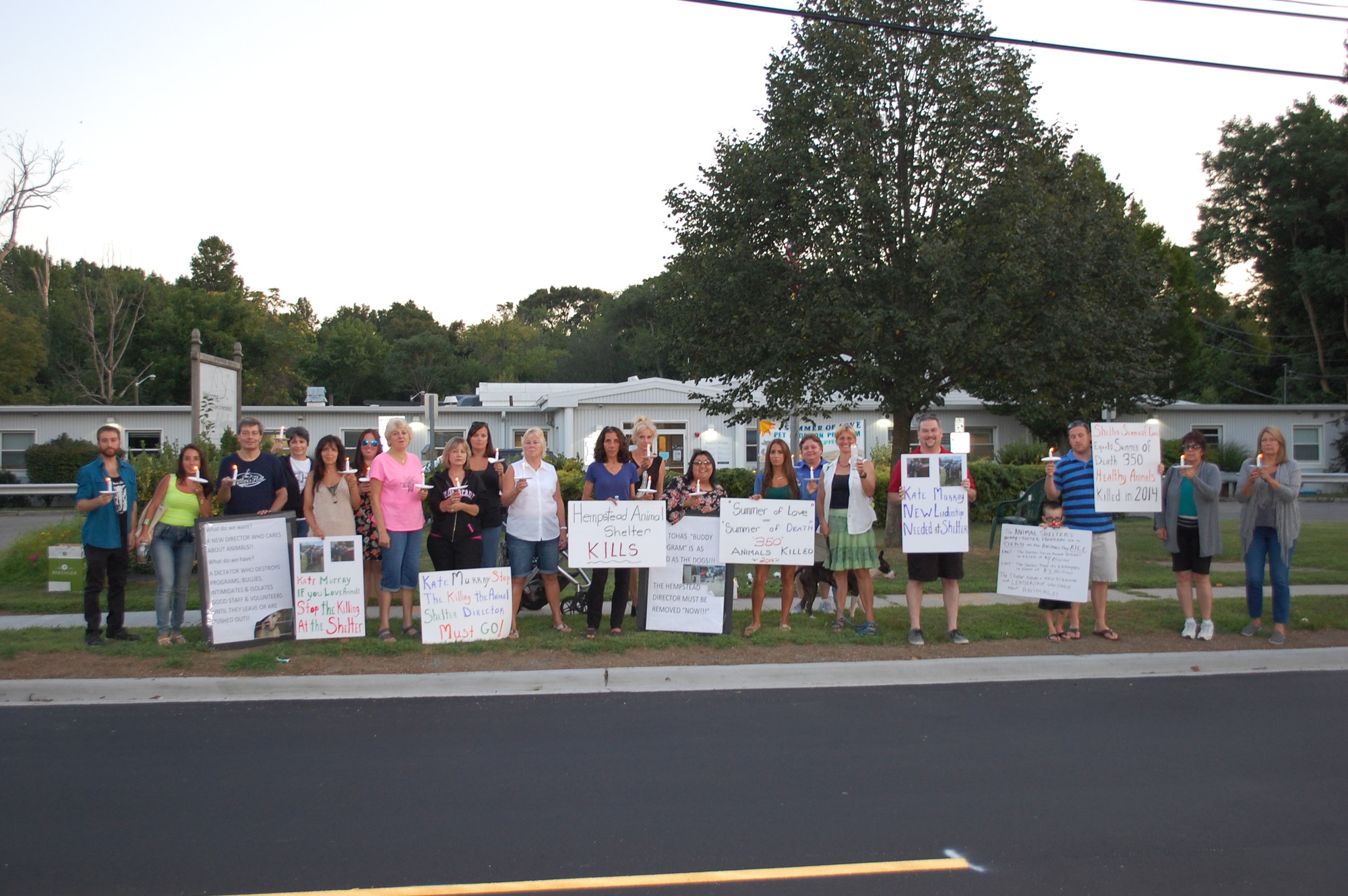 A group of animal activists gathered outside of the Town of Hempstead Animal Shelter in Wantagh on Aug. 26 calling for a change in leadership.