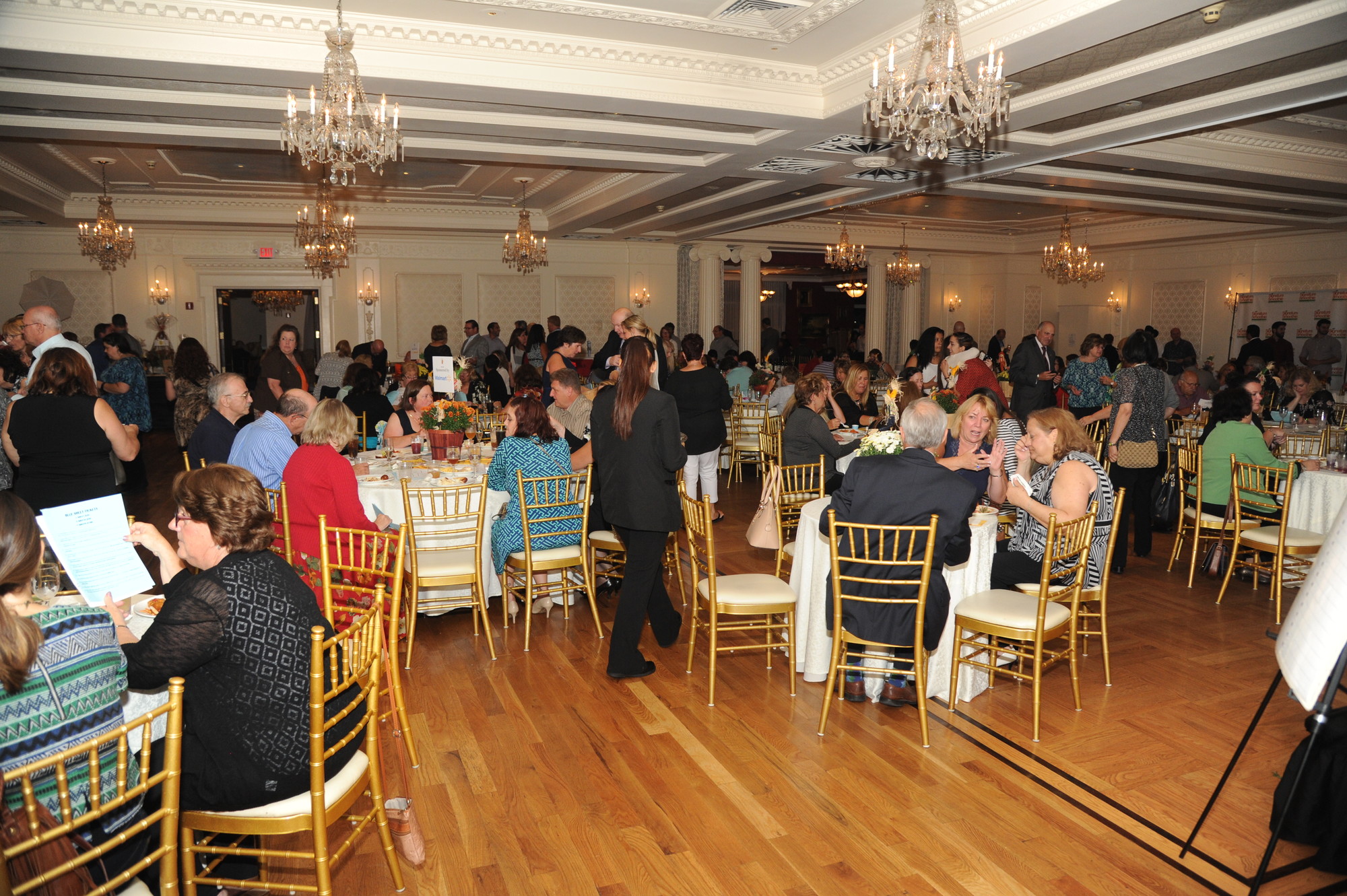 Hundreds attended the food tasting fundraiser at the Carltun on the Park on Monday night.