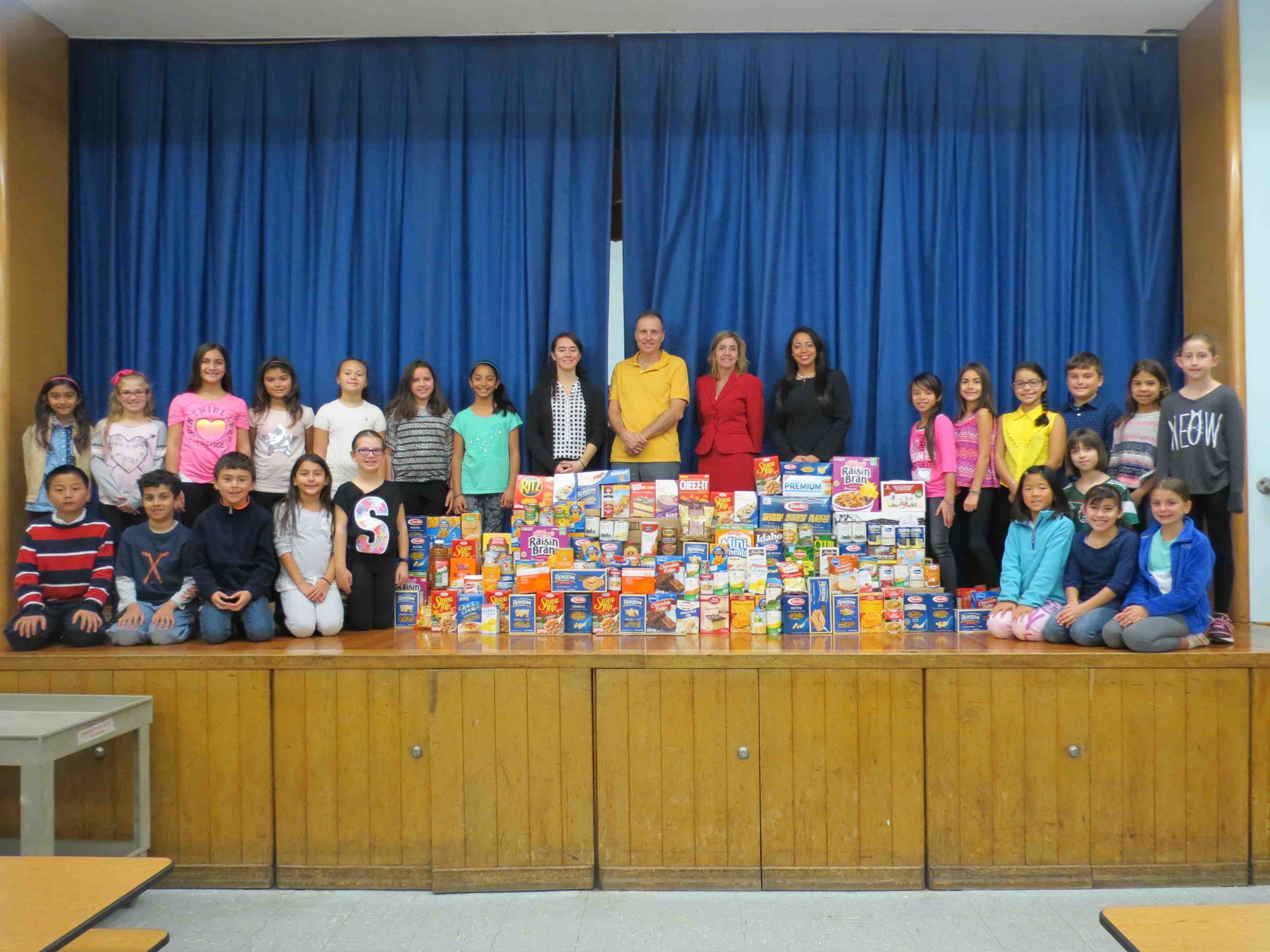 From Nov. 2 through 19, the Bowling Green Elementary School Kiwanis Club collected 800 pounds of non-perishable food for local families in need.