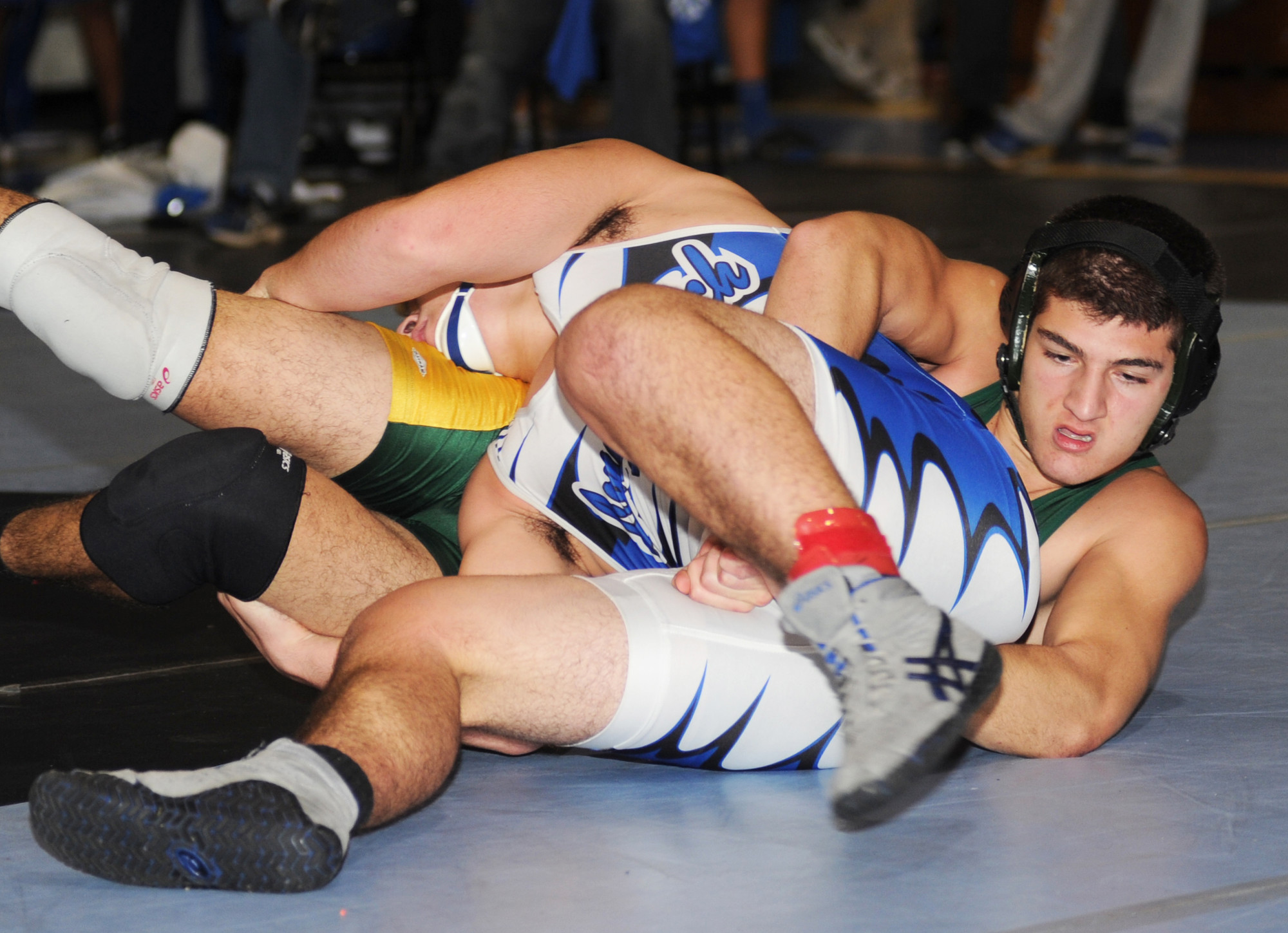 Lynbrook senior Anthony Arena opened the season by winning the 170-pound title at the Battle at the Beach Tournament.