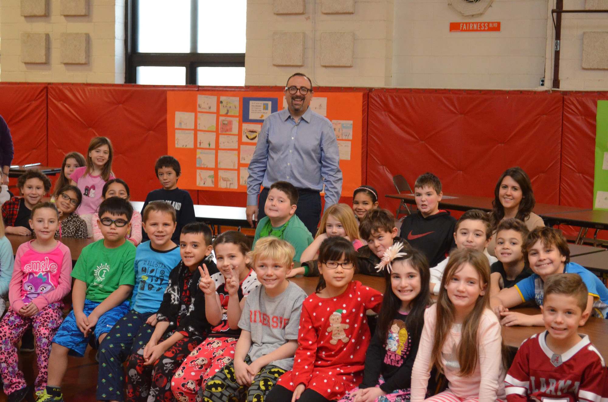 Author and illustrator Dan Yaccarino visited Riverside School last week to talk to students about his books and what it’s like to be an author. (Tim Baker/Herald)