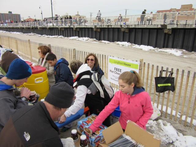 Long Beach AWARE gave out free hot chocolate during the Polar Bears Super Bowl Splash on Feb. 7.