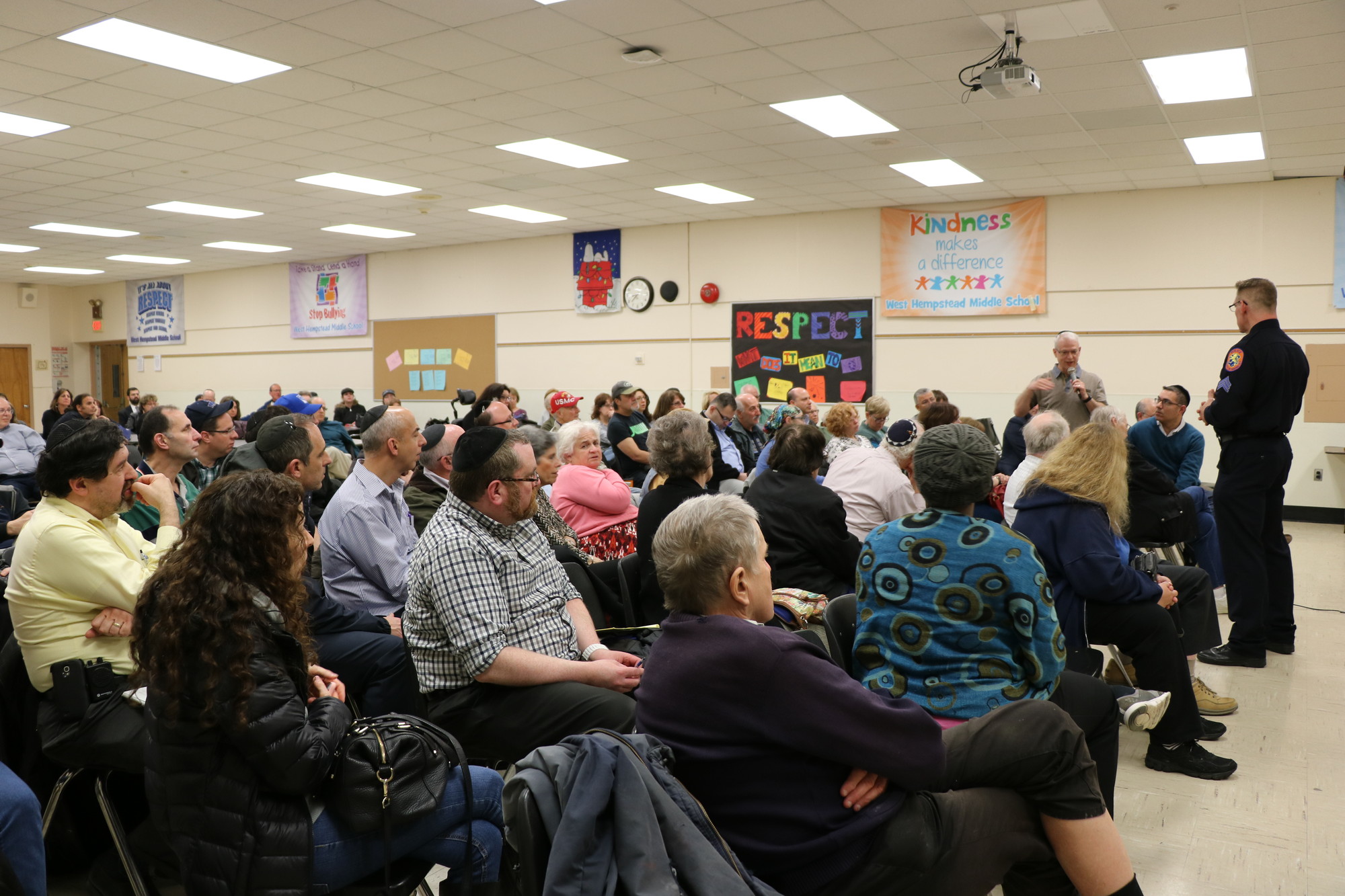 The W. H. Community Support Association arranged the meeting, attended by over 200 residents, police and politicians.
