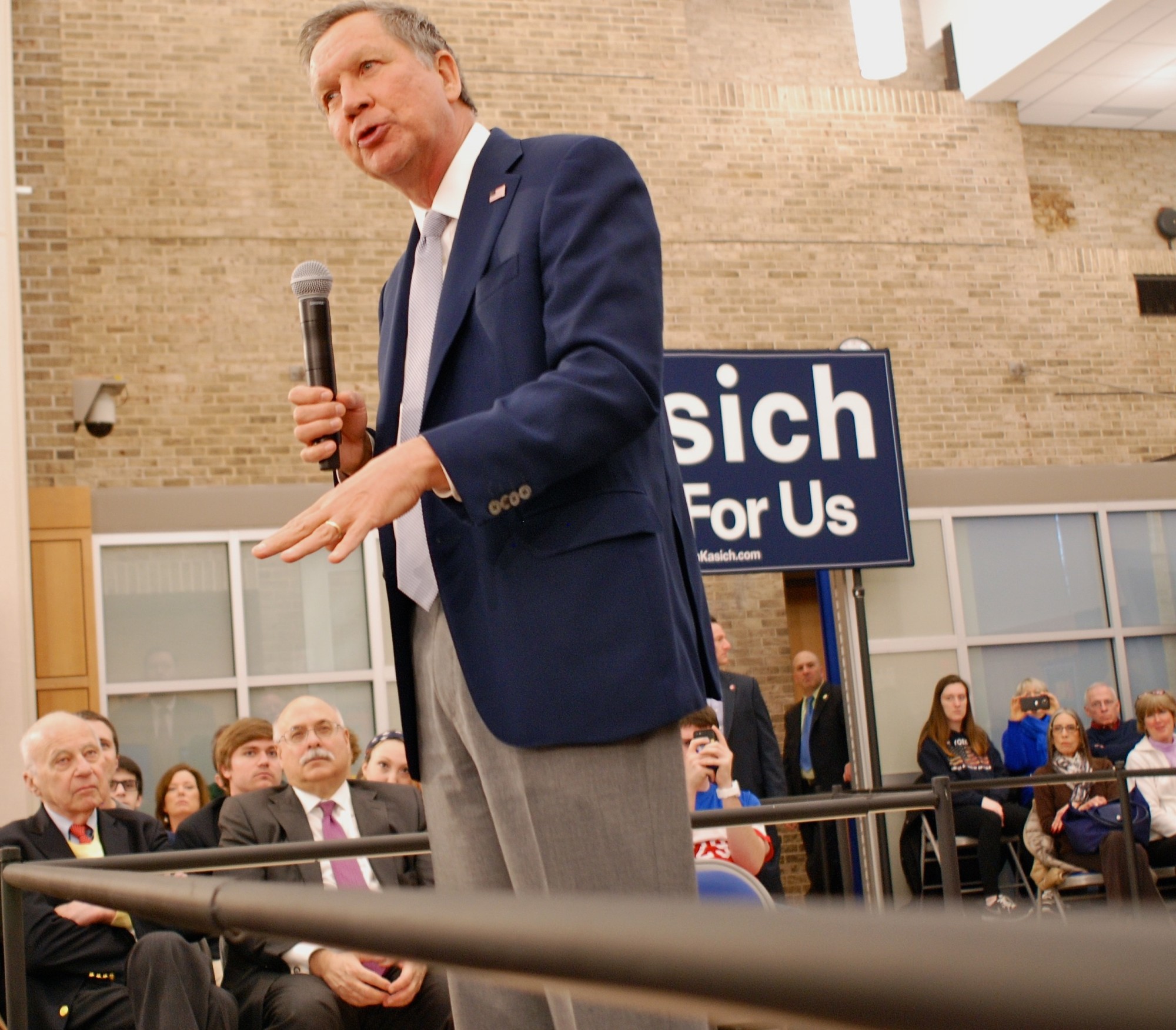Republican presidential contender John Kasich, the Ohio governor since 2011, made his first Long Island appearance ahead of the April 19 GOP primary at Hofstra University on Monday. Photo by Scott Brinton/Herald Life