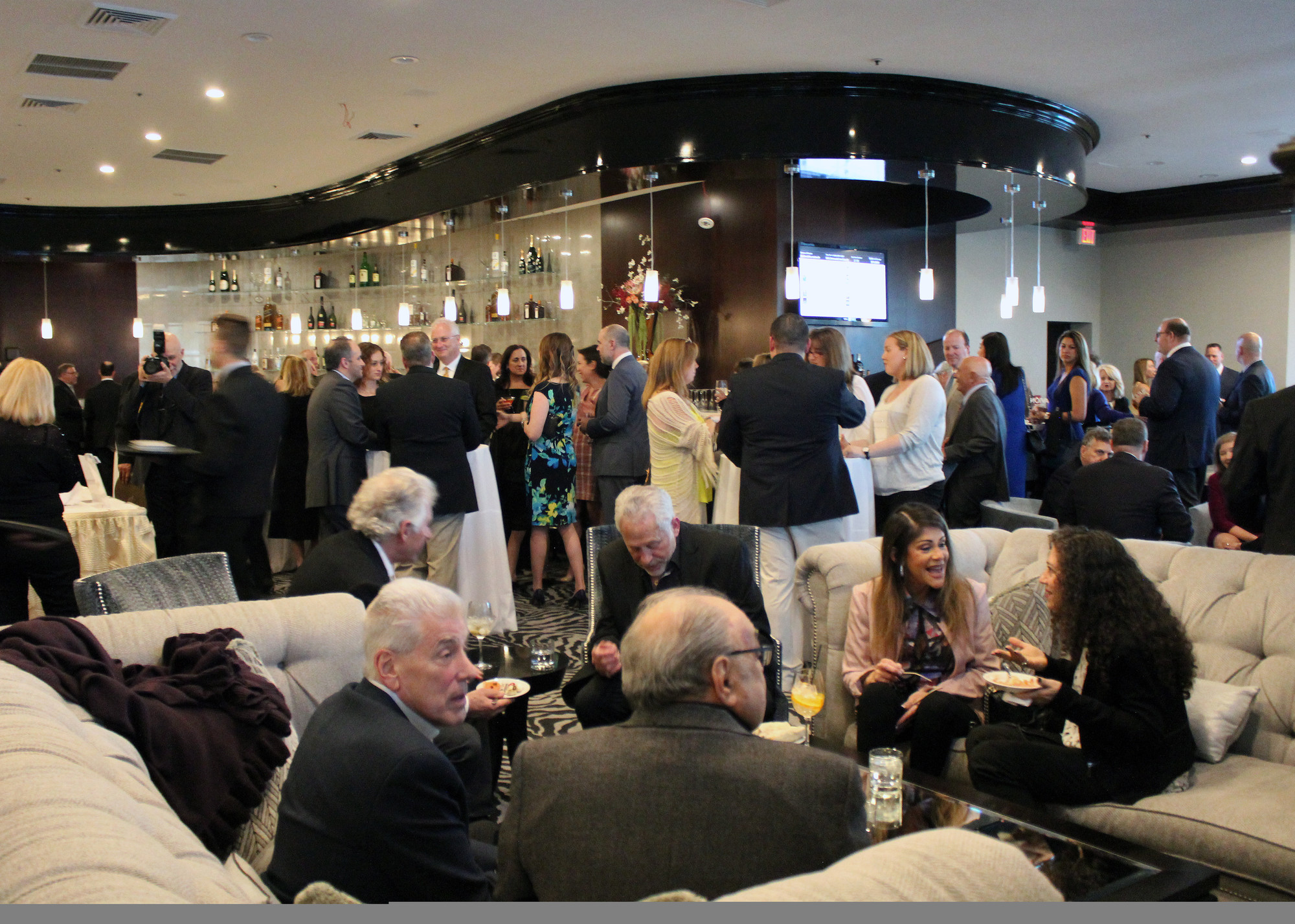 The Seawane Club in Hewlett Harbor hosted the annual SIBSPLace dinner and auction.
