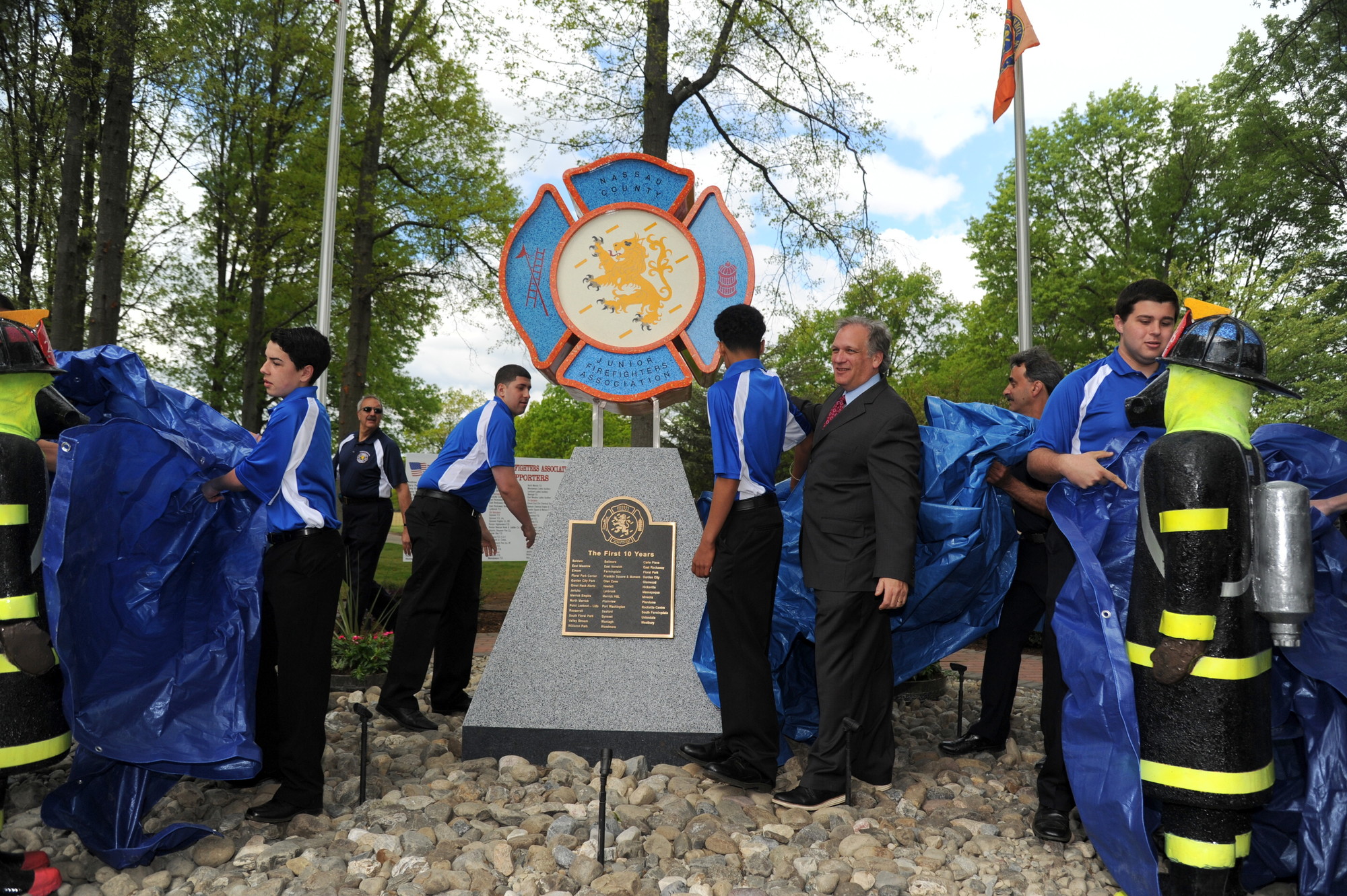 The Nassau County Junior Firefighters Association and lawmakers unveiled the new monument.