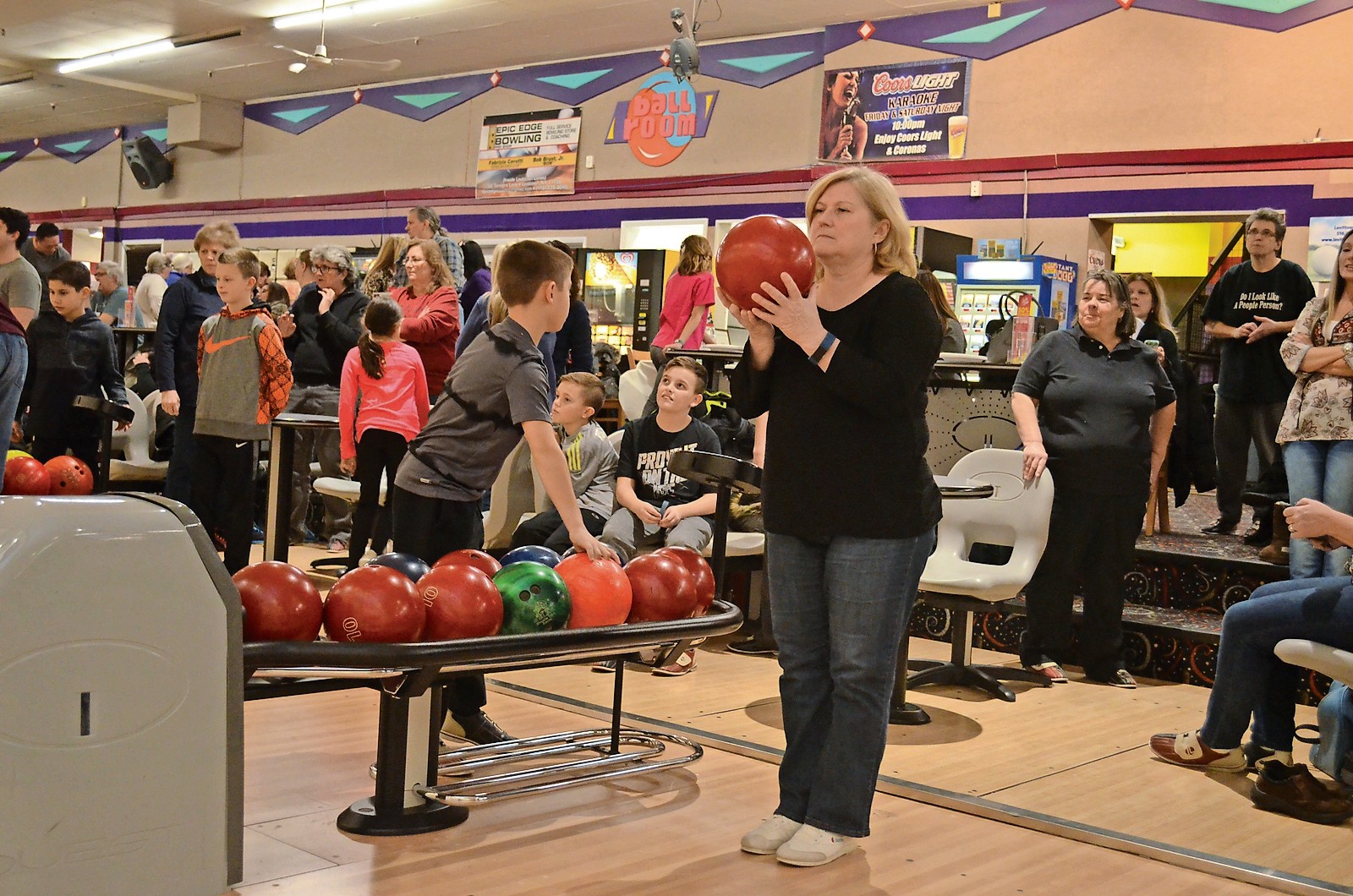 Kathy Cucciniello, of West Islip, concentrated on the pins.