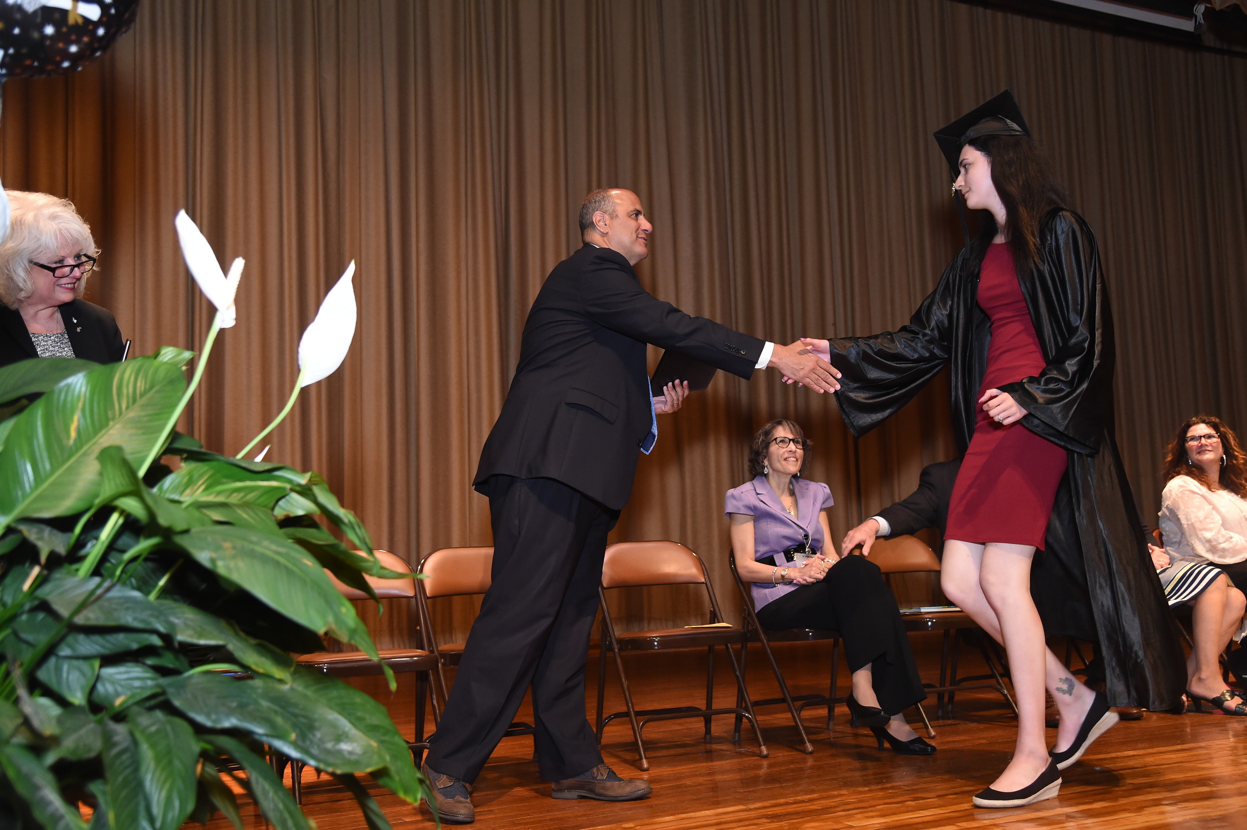 Meadowbrook Alternative Program sends off 20 grads | Herald Community ...