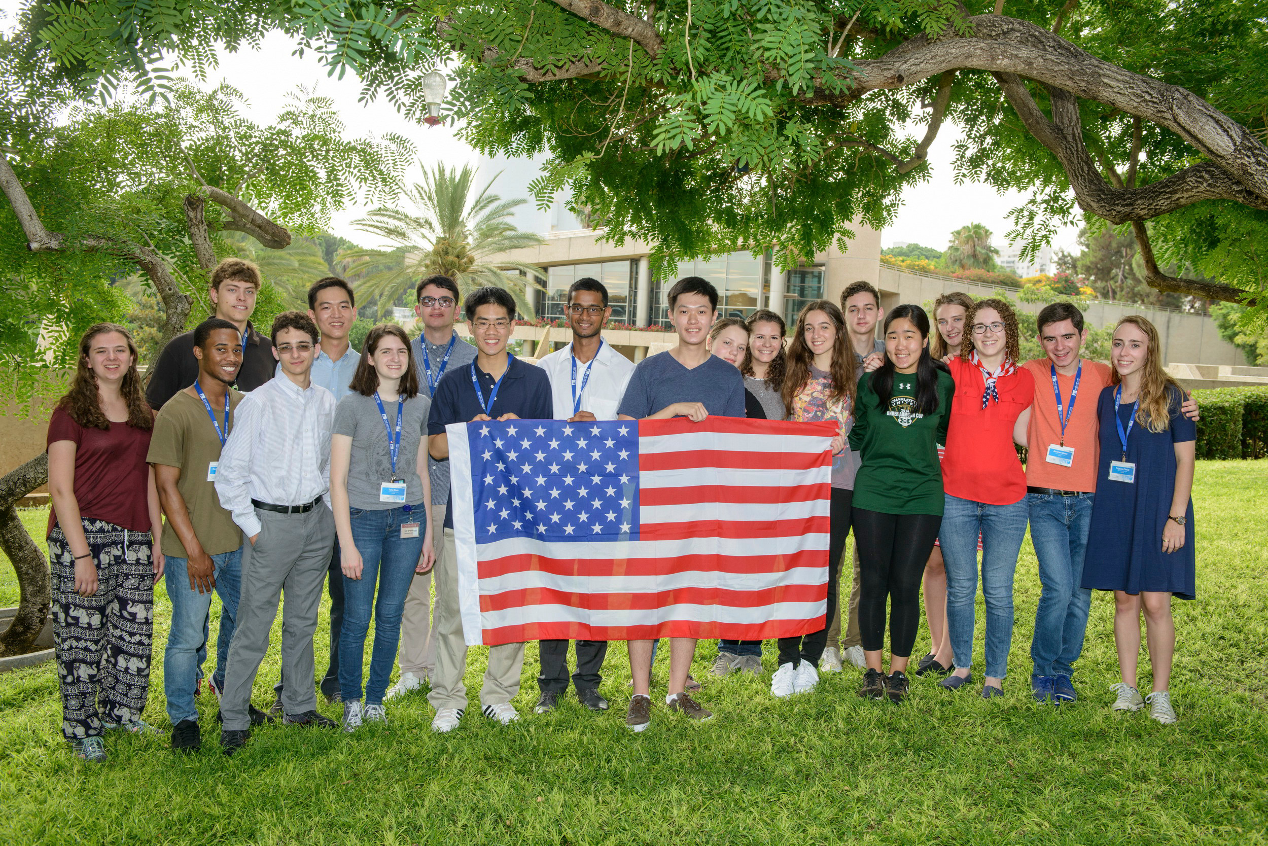 The 19 American students who took part in the Weizmann Institute of Science summer program. Tzippora Chwat is at far right.