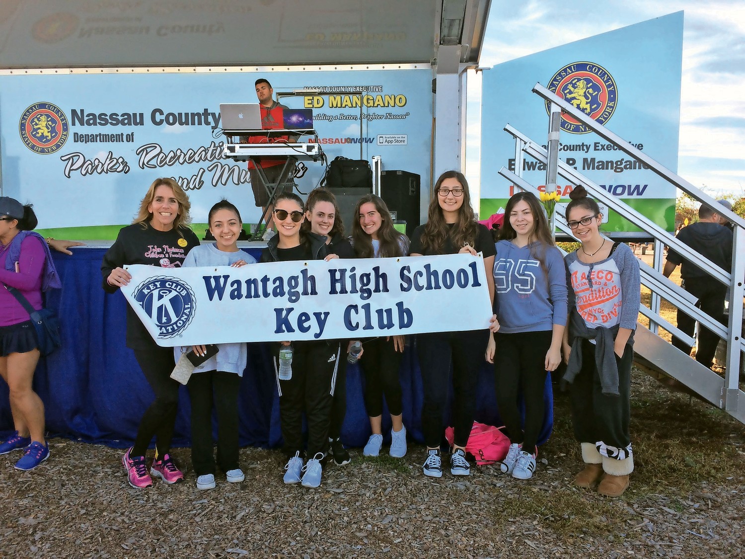 The Wantagh High School Key Club attended the American Foundation for Suicide Prevention’s Out of Darkness 5K to help raise money for suicide prevention. Thousands of people gathered for the event at Jones Beach State Park on Oct. 22.