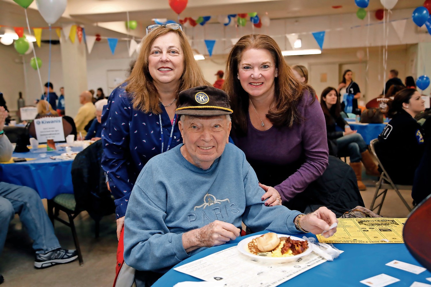 89-year old Kiwanian Dan Rosenberg with his daughters Penny Frondelli and Mindy Mirsky.