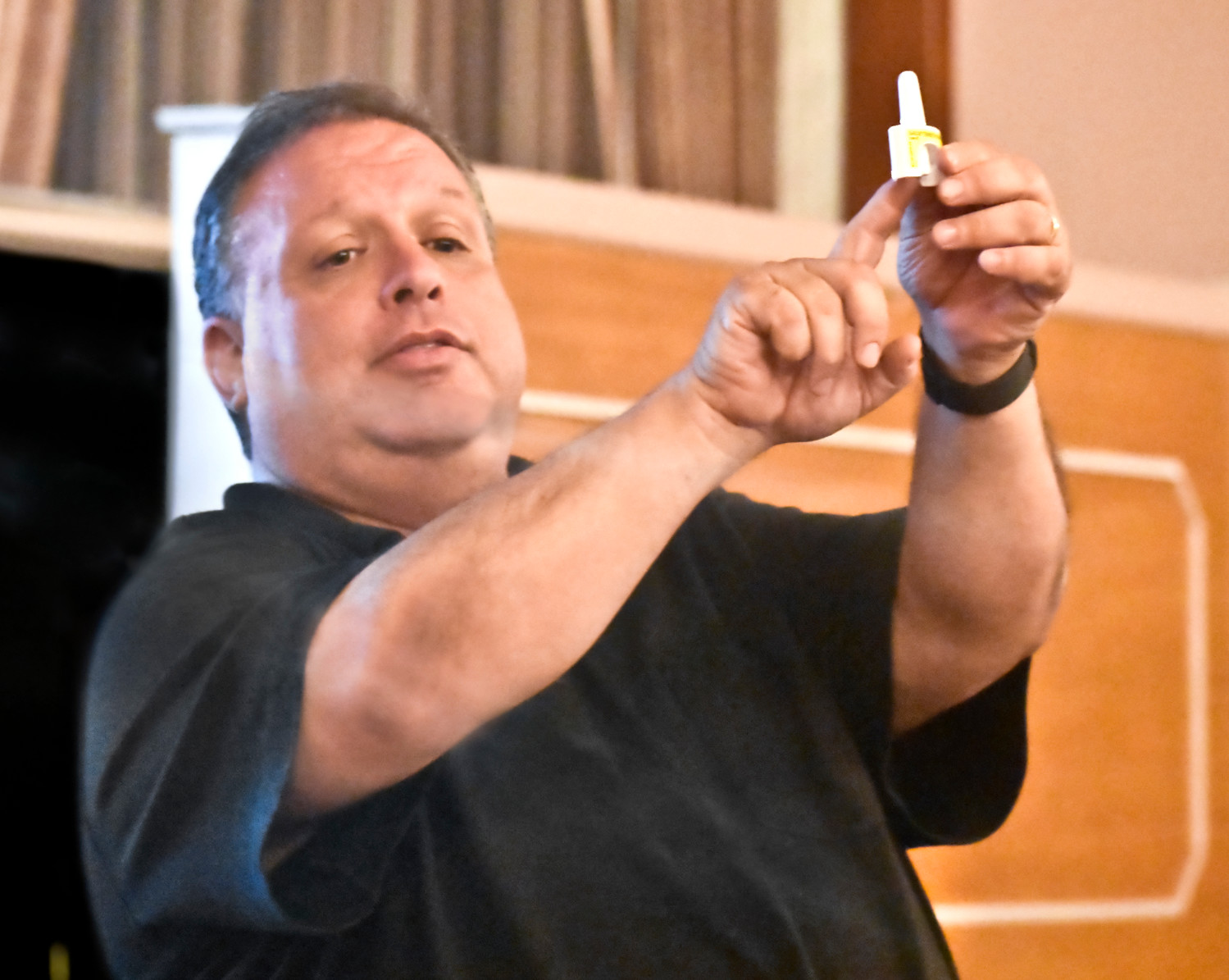 David Hymowitz, of the Nassau County Department of Human Services, led a training session at Central Synagogue-Beth Emeth on Aug. 23, teaching residents how to reverse an opioid overdose by administering Narcan.