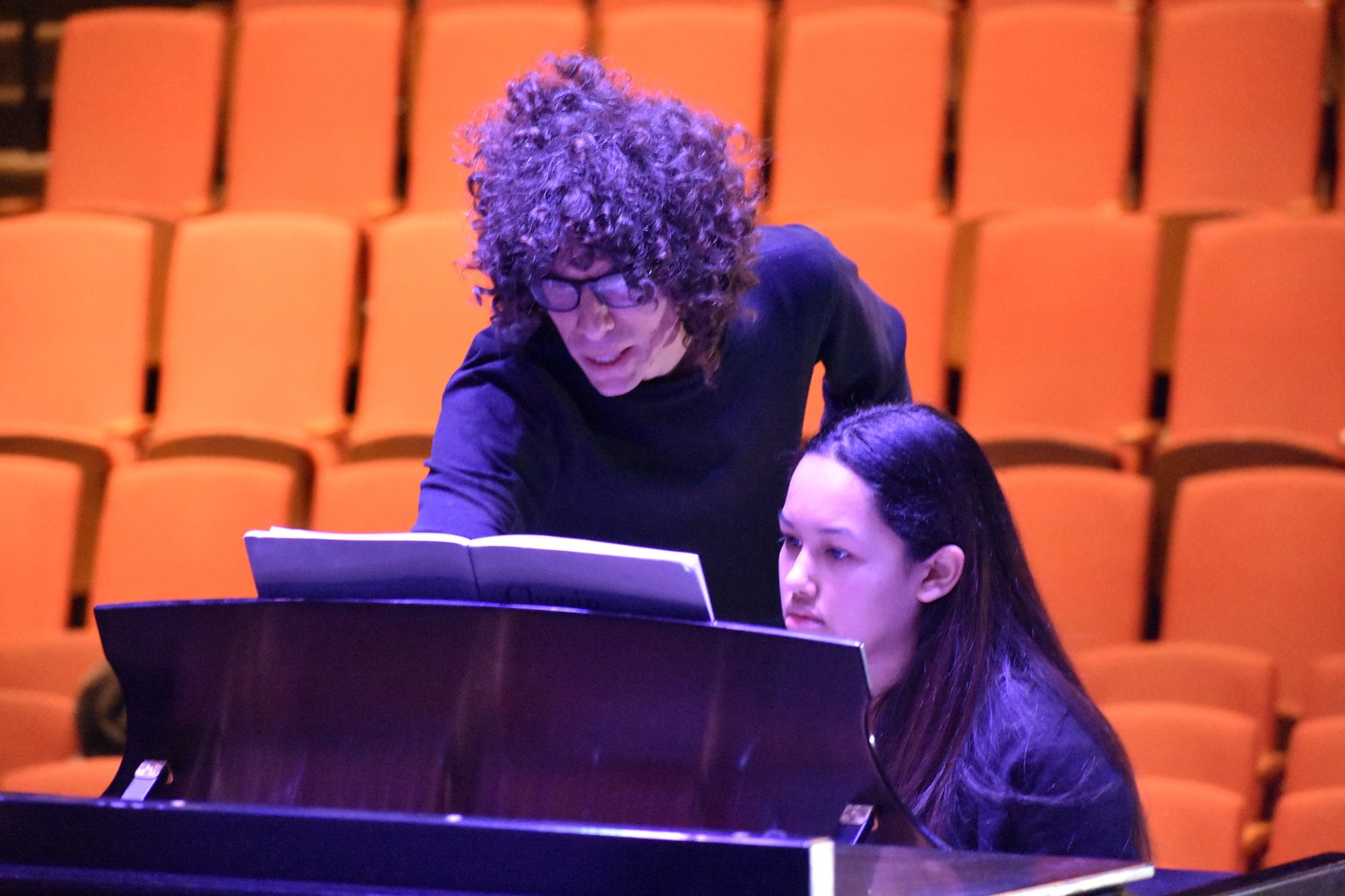 Gargiulo gave advice to freshman music therapy major Gabriela Espinal-Santiago.