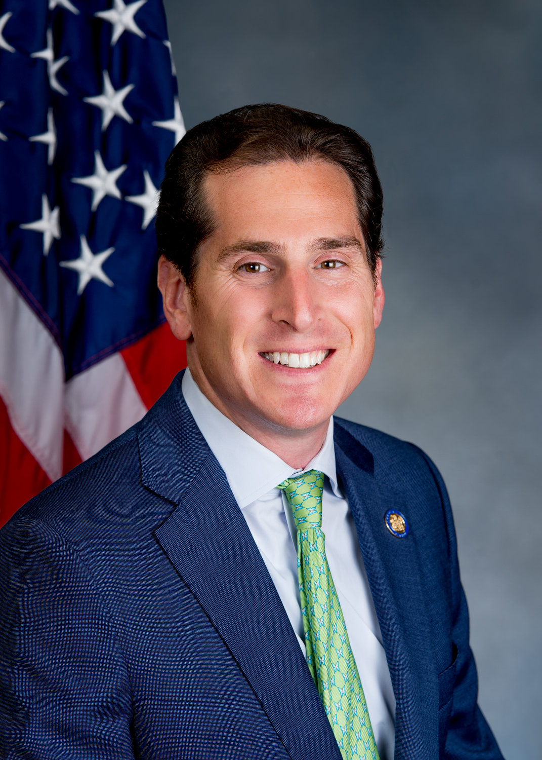 State Sen. Todd Kaminsky is urging the Army Corps to dredge the Jones Inet to make it safer for boaters this summer.