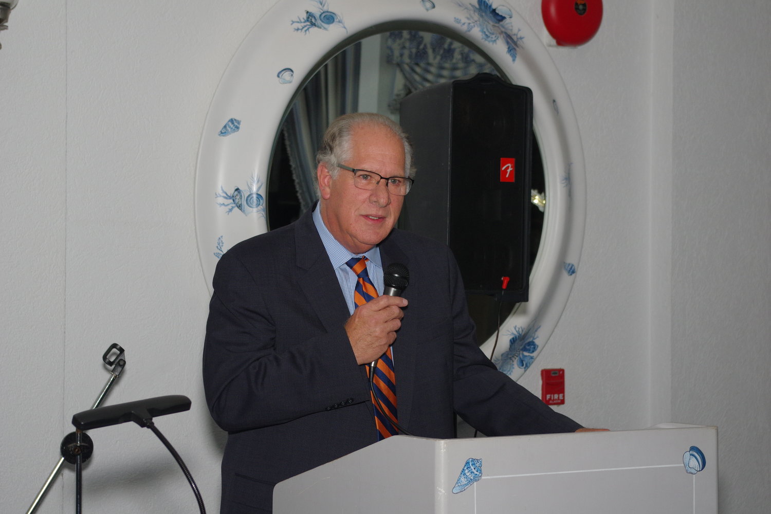 Tony Cancellieri, Vice Chairman of Mount Sinai South Nassau’s Board of Trustees and a member of the Board of Trustees at the Mount Sinai Health System, spoke at the Guiding Lights gala